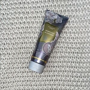 Bath & Body Works Snowflakes & Cashmere Cream - Blue and Silver